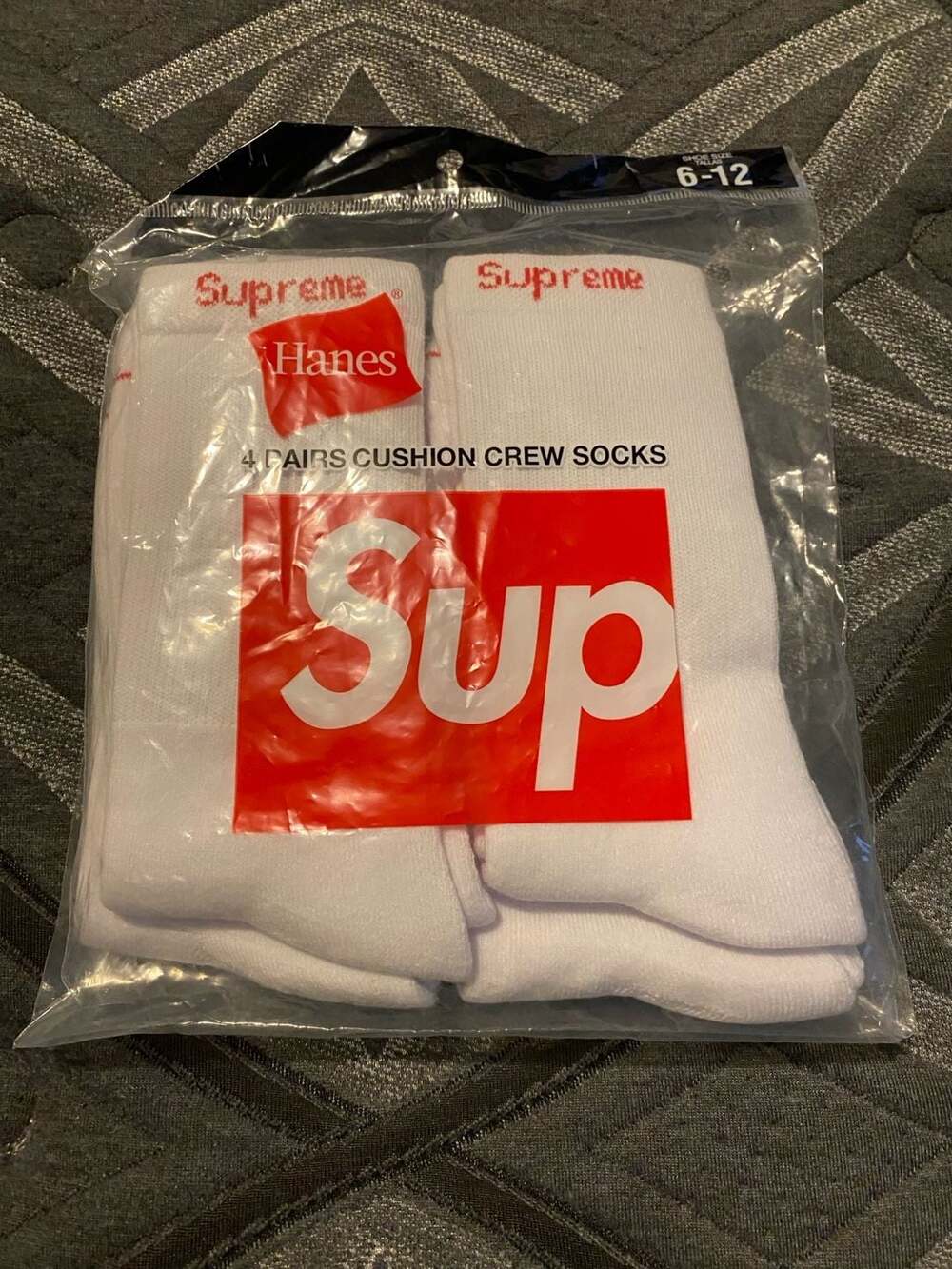 Supreme Hanes Cushioned Crew Socks White 4-Pack Size 6-12